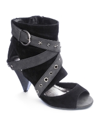 Viva La Diva Cuff Sandals E Fit