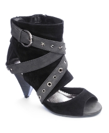 Viva La Diva Cuff Sandals EEE Fit