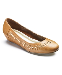 Viva La Diva Low Wedge Woven Court E Fit