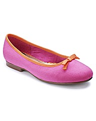Heavenly Soles Bow Ballerina Pumps EEE