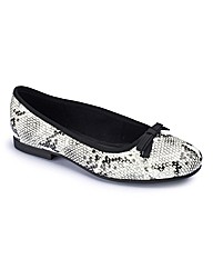 And Abigail Snake Pumps EEE Fit