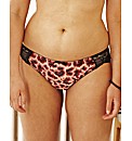 Gossard On The Prowl Brief