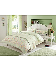 V & A Poppy Field Quilted Throw