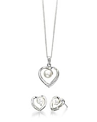 Freshwater Pearl Pendant & Earring Set