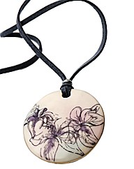 Kaolin Lilles Round Disc Pendant