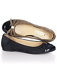 Gabor Quilted Pumps With Bow and Trim