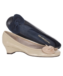 Cefalu Bow Trim Wedges