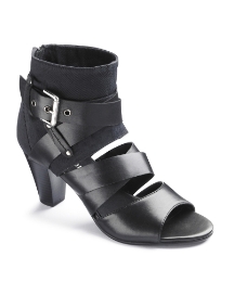 Emotion Buckle Sandals E Fit