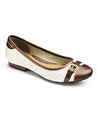 Clarks Ballerinas D Fit