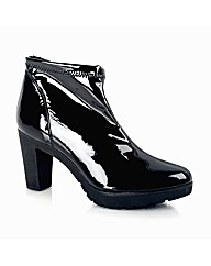 Daniel Neige Boot