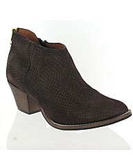Marta Jonsson brown suede ankle boot