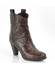 Daniel Memesy Boot