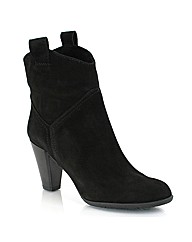 Daniel Memesy Boot