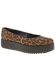 schuh Cabe Platform Pump Leopard