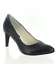 Marta Jonsson black leather court