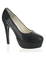 Marta Jonsson black leather court