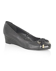 Lotus Tamarind Formal Shoes
