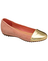 Ravel Lorna pump