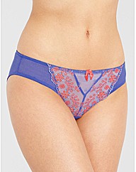 Lana Broderie Brief