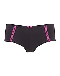 Cleo Jude short