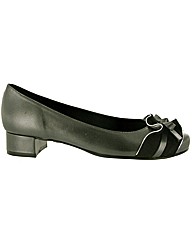 Riva Paca Court Shoe