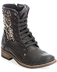 Feud Collage  Boot