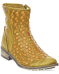 Feud Cracker Woven Boot
