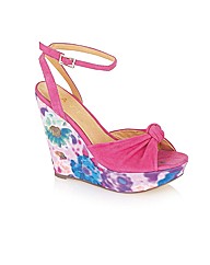 Ravel Louise floral wedge