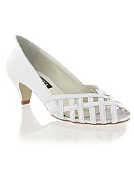 Marta Jonsson leather court