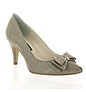Marta Jonsson leather court