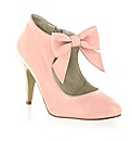 Marta Jonsson leather court