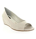 Marta Jonsson leather court