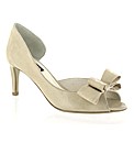 Marta Jonsson leather court