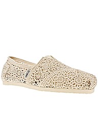 Toms Classic Crochet
