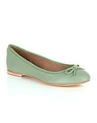 Daniel Ballet Pump