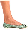 Iron Fist Island Vibe Flat Shoe