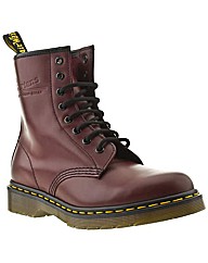 Dr Martens 8 Tie Boot