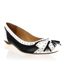 Marta Jonsson monocrome pump