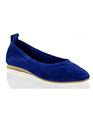 Marta Jonsson blue suede pump