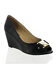 Marta Jonsson black leather wedge