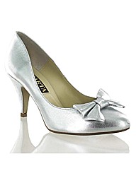 Marta Jonsson silver leather court