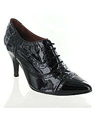 Marta Jonsson black patent court