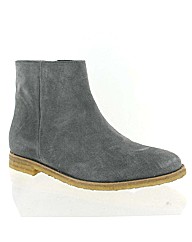 Marta Jonsson grey suede ankle boot
