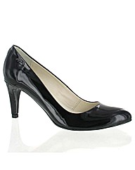 Marta Jonsson black patent court